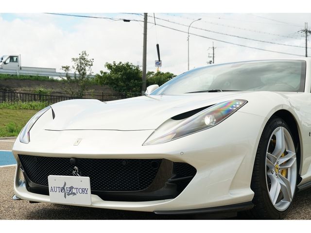 FERRARI 812 Superfast