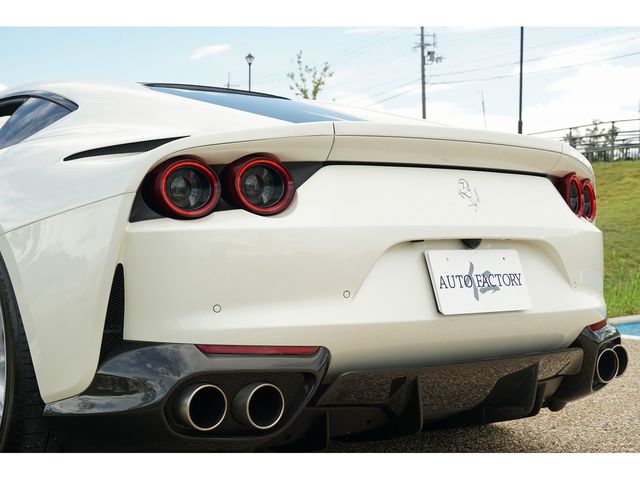 FERRARI 812 Superfast
