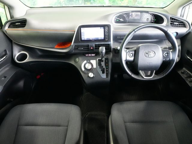 SIENTA HYBRID