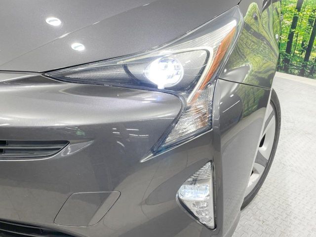 PRIUS 4WD