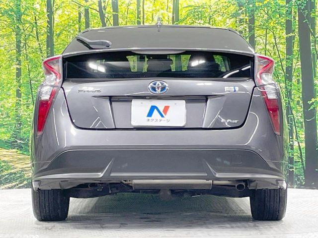 PRIUS 4WD