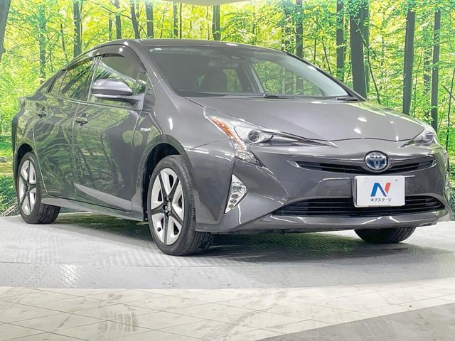 PRIUS 4WD
