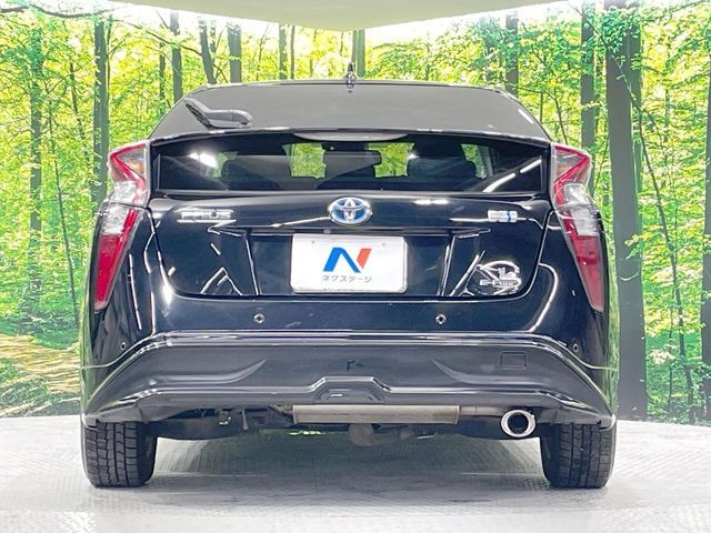 PRIUS 4WD