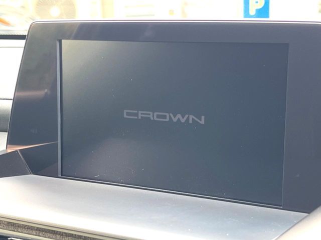 CROWN sedan hybrid