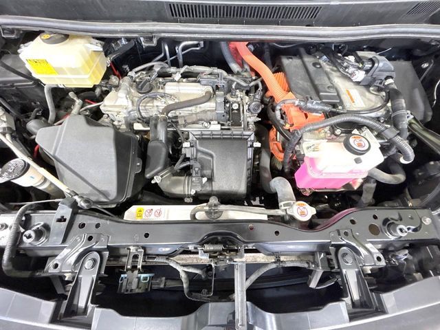 VOXY HYBRID