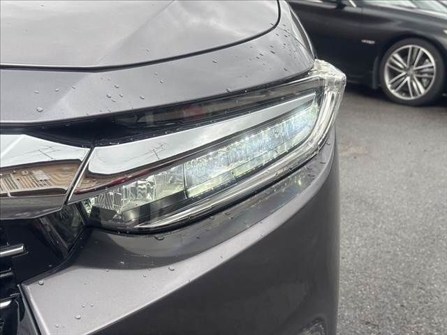 INSIGHT sedan