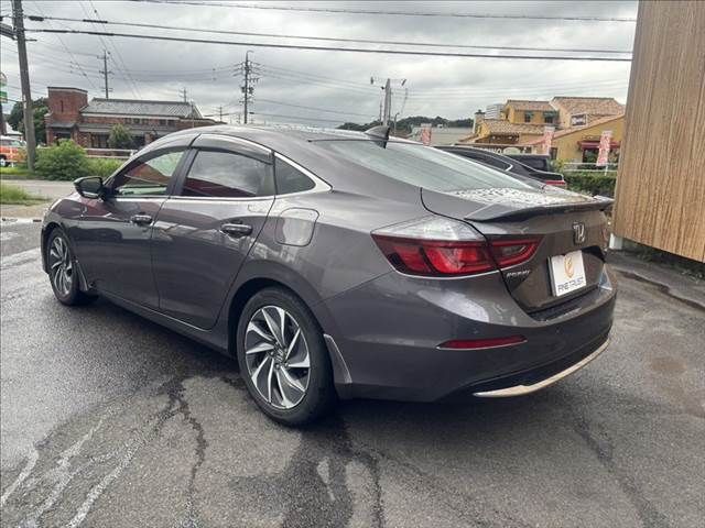 INSIGHT sedan