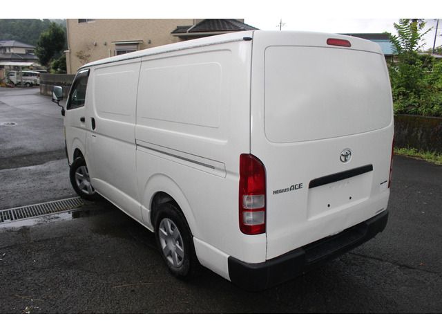 HIACE van 4WD