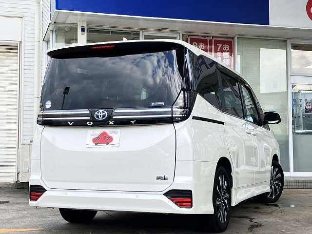 VOXY HYBRID