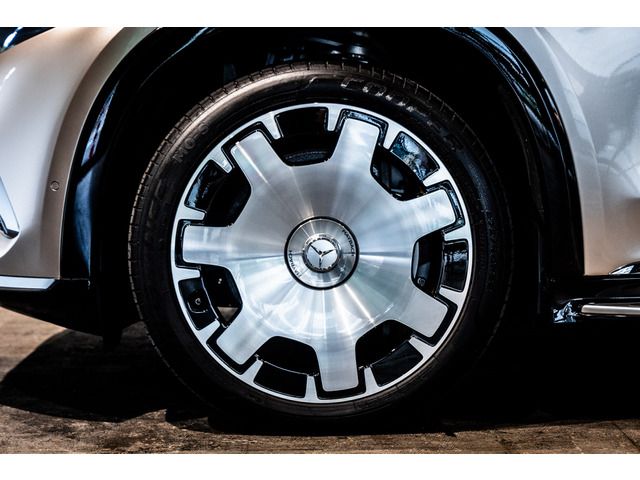 MERCEDES Maybach EQS SUV