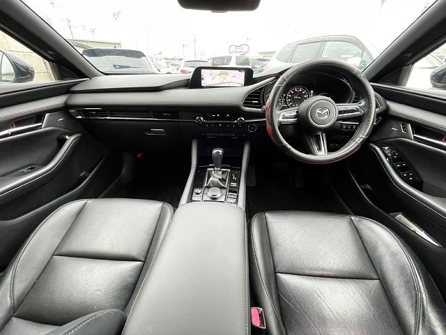 MAZDA3 FASTBACK