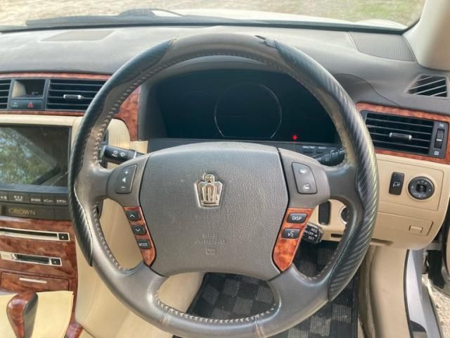 CROWN sedan 4WD