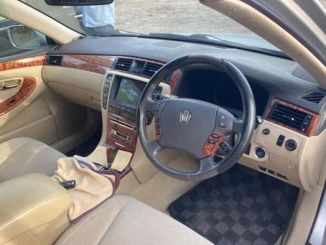 CROWN sedan 4WD
