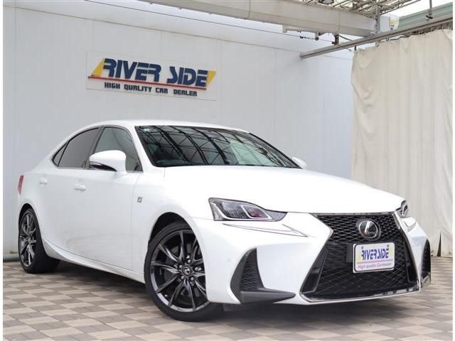 LEXUS IS200t