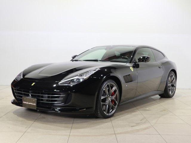 FERRARI GTC4 LUSSO T