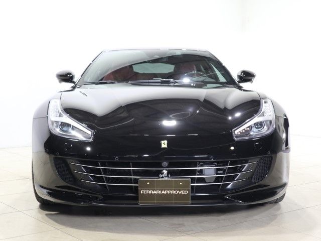 FERRARI GTC4 LUSSO T