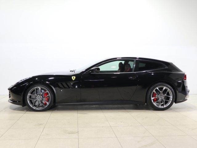 FERRARI GTC4 LUSSO T