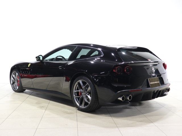 FERRARI GTC4 LUSSO T