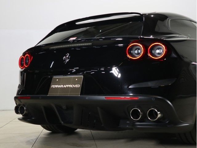 FERRARI GTC4 LUSSO T