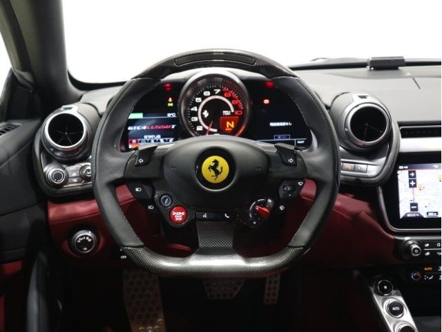 FERRARI GTC4 LUSSO T