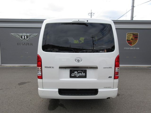 HIACE van 4WD