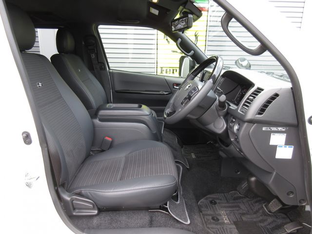 HIACE van 4WD