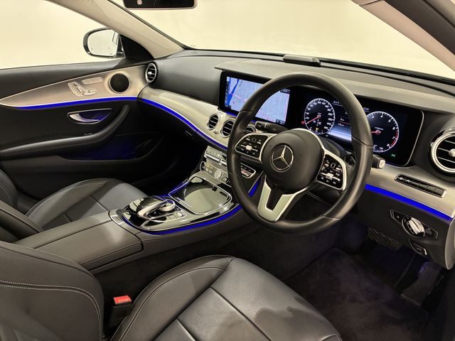 MERCEDES BENZ E class sedan
