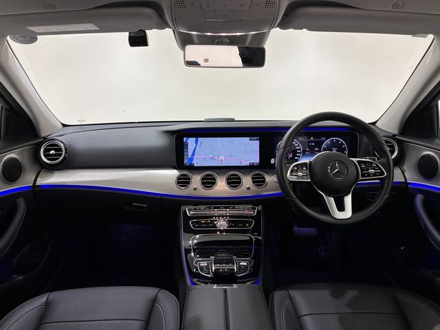 MERCEDES BENZ E class sedan