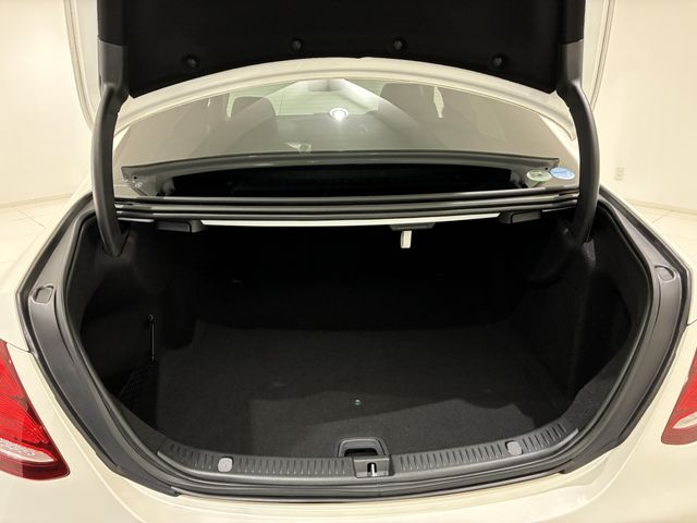 MERCEDES BENZ E class sedan