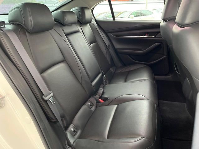 MAZDA3 SEDAN