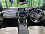 CROWN sedan hybrid