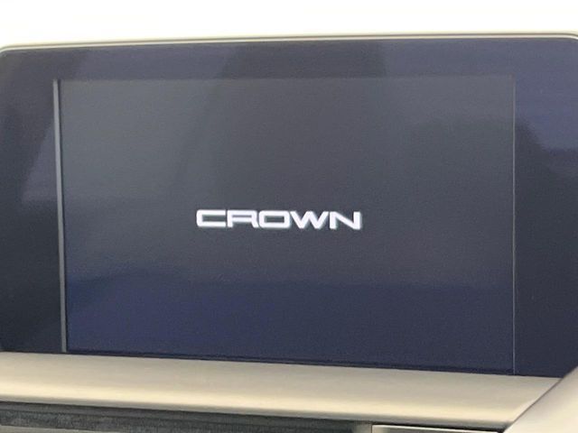 CROWN sedan hybrid