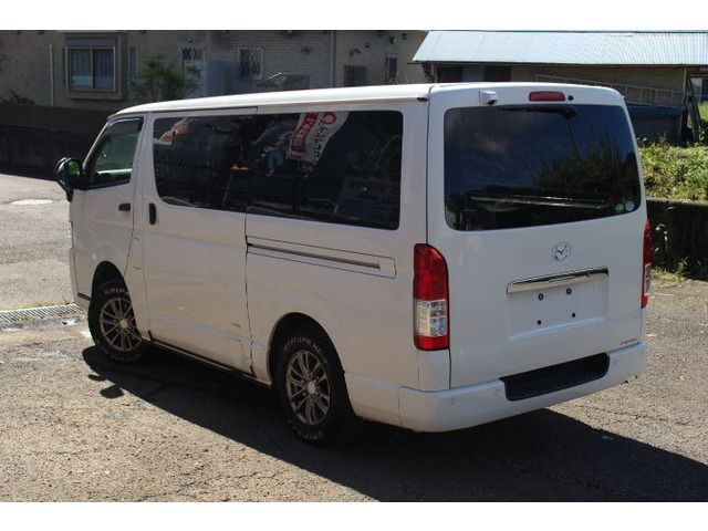BONGO BRAWNY VAN 4WD