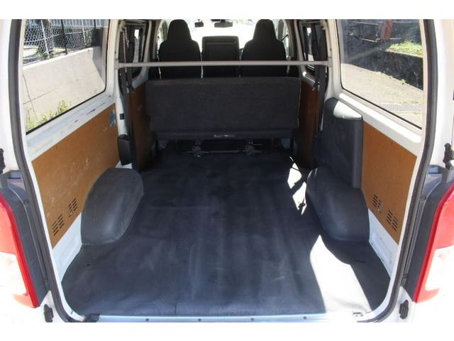 BONGO BRAWNY VAN 4WD