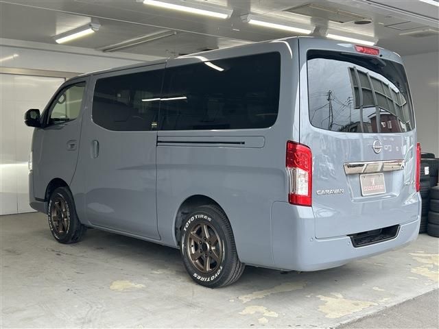 CARAVAN van 4WD