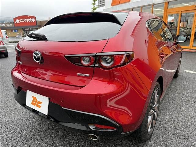 MAZDA3 FASTBACK