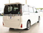 VOXY HYBRID