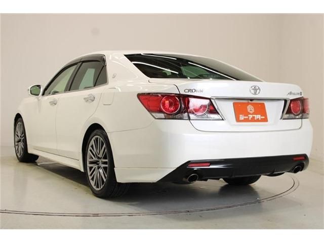 CROWN sedan