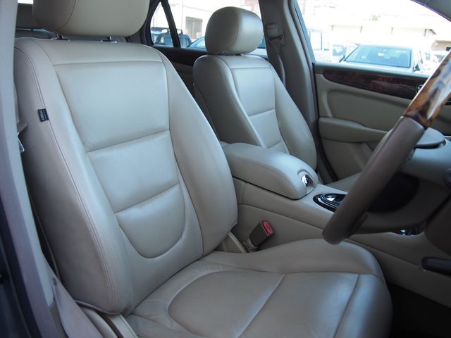 JAGUAR XJseries sedan