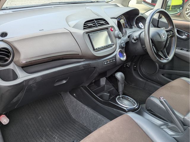 FIT SHUTTLE HYBRID