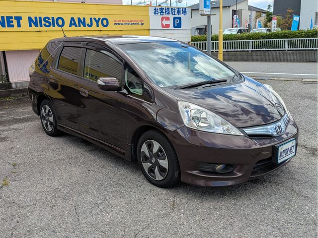 FIT SHUTTLE HYBRID