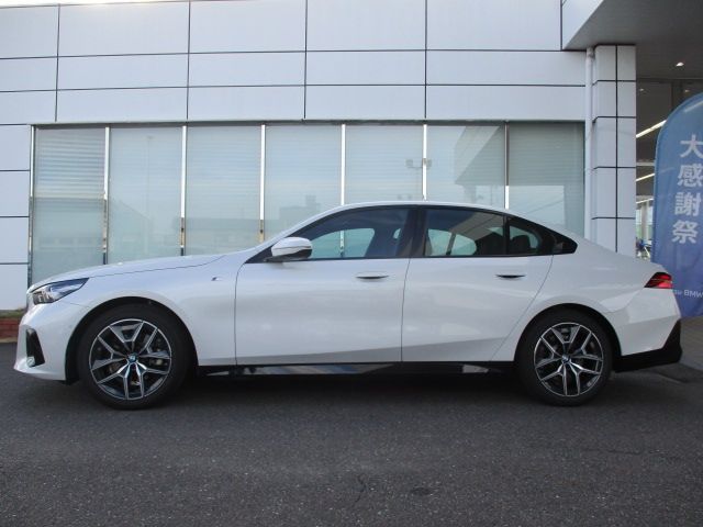 BMW 5 Series sedan