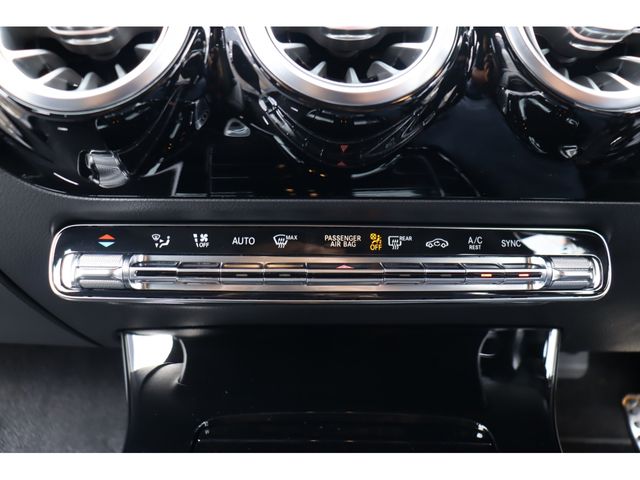 MERCEDES BENZ CLA Shooting Brake