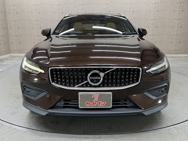 VOLVO V60 CROSS COUNTRY