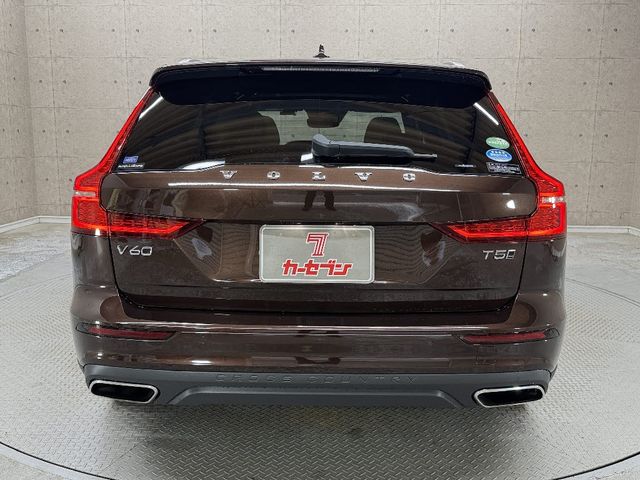 VOLVO V60 CROSS COUNTRY
