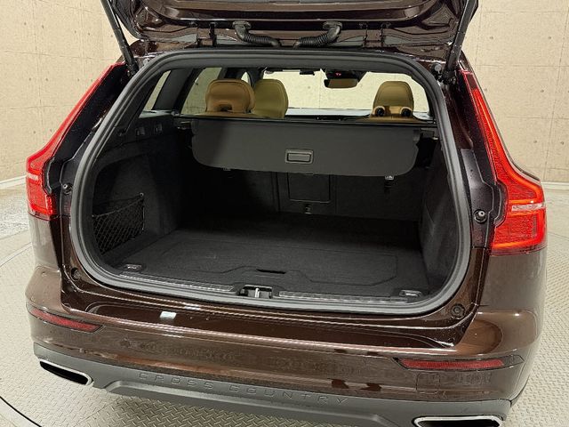 VOLVO V60 CROSS COUNTRY