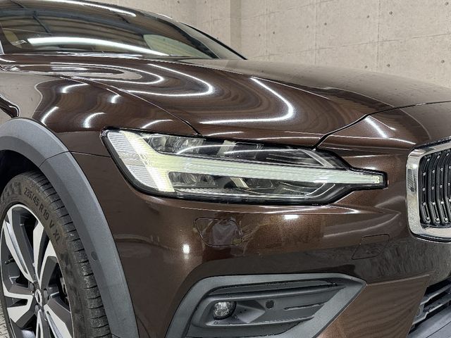 VOLVO V60 CROSS COUNTRY