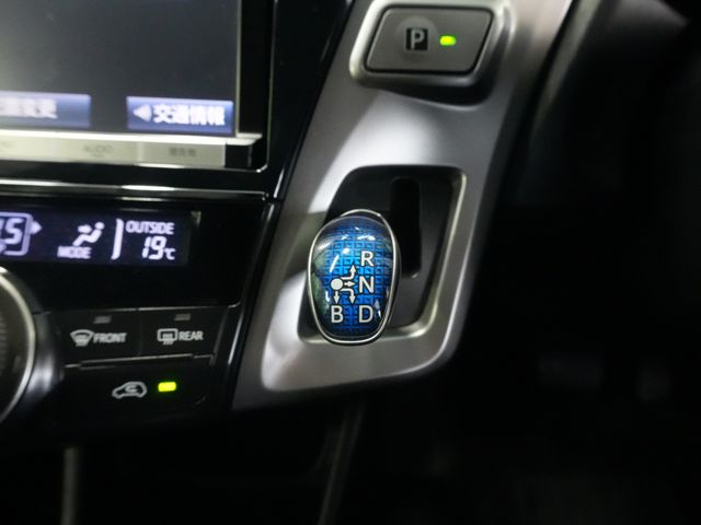 PRIUS Alpha