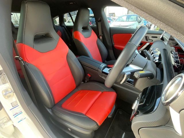 MERCEDES BENZ CLA Shooting Brake