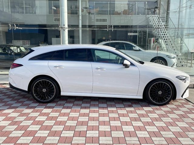 MERCEDES BENZ CLA Shooting Brake